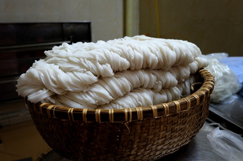 Phở ngon còn bởi bánh phở gia truyền - Ảnh 3. Phở ngon còn bởi bánh phở gia truyền - Ảnh 3.