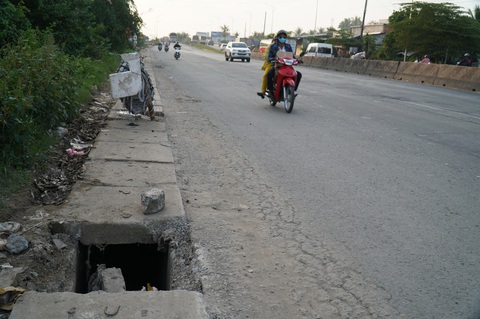 Bẫy giao thông giăng đầy rẫy trên quốc lộ 1 về miền Tây - Ảnh 5. Bẫy giao thông giăng đầy rẫy trên quốc lộ 1 về miền Tây - Ảnh 5.