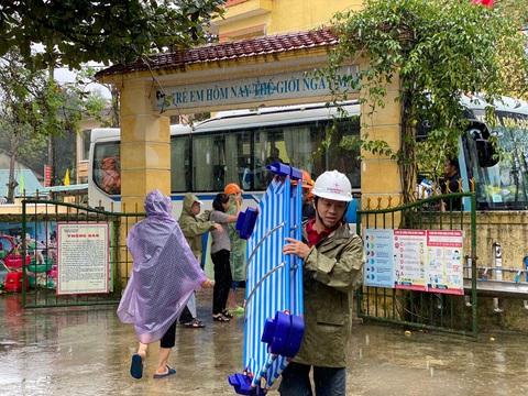 Nghĩa tình EVNGENCO 3 hướng về đồng bào miền Trung - Ảnh 4. Nghĩa tình EVNGENCO 3 hướng về đồng bào miền Trung - Ảnh 4.