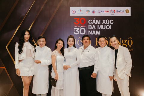 Trịnh Kim Chi, Minh Tú hội ngộ cùng người sống chung với HIV/AIDS - Ảnh 1. Trịnh Kim Chi, Minh Tú hội ngộ cùng người sống chung với HIV/AIDS - Ảnh 1.