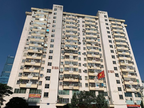 Thang máy rơi tự do từ tầng 5 chung cư ở Hà Nội, 2 người nhập viện - Ảnh 2. Thang máy rơi tự do từ tầng 5 chung cư ở Hà Nội, 2 người nhập viện - Ảnh 2.