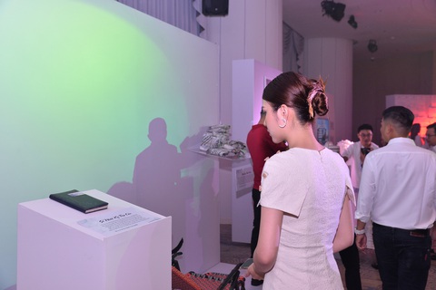 Trịnh Kim Chi, Minh Tú hội ngộ cùng người sống chung với HIV/AIDS - Ảnh 5. Trịnh Kim Chi, Minh Tú hội ngộ cùng người sống chung với HIV/AIDS - Ảnh 5.