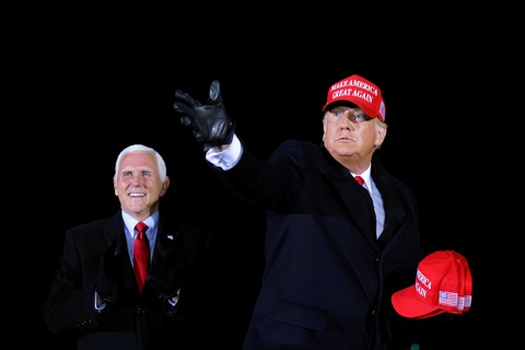 Toàn cảnh 4 năm nhiều sóng gió của Tổng thống Trump - Ảnh 11. Toàn cảnh 4 năm nhiều sóng gió của Tổng thống Trump - Ảnh 11.