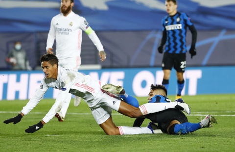 Real Madrid thắng nghẹt thở Inter nhờ cầu thủ 19 tuổi - Ảnh 3. Real Madrid thắng nghẹt thở Inter nhờ cầu thủ 19 tuổi - Ảnh 3.