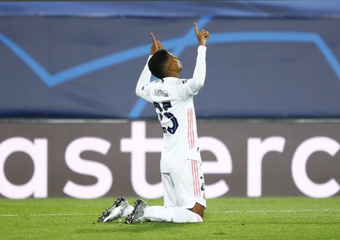 Real Madrid thắng nghẹt thở Inter nhờ cầu thủ 19 tuổi - Ảnh 1. Real Madrid thắng nghẹt thở Inter nhờ cầu thủ 19 tuổi - Ảnh 1.