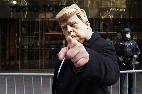 Ông Trump sáng cửa tái đắc cử trên thị trường cá cược - Ảnh 1. Ông Trump sáng cửa tái đắc cử trên thị trường cá cược - Ảnh 1.