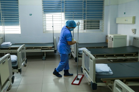 Hà Nội cách ly 2 nhân viên khách sạn tiếp xúc gần với bệnh nhân 1.203 - Ảnh 1. Hà Nội cách ly 2 nhân viên khách sạn tiếp xúc gần với bệnh nhân 1.203 - Ảnh 1.