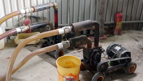 Phá đường dây làm xăng giả rất lớn, như một vụ Trịnh Sướng thứ hai - Ảnh 4. Phá đường dây làm xăng giả rất lớn, như một vụ Trịnh Sướng thứ hai - Ảnh 4.