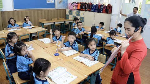 Sách giáo khoa nóng diễn đàn Quốc hội - Ảnh 1. Sách giáo khoa nóng diễn đàn Quốc hội - Ảnh 1.