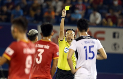 Trọng tài FIFA đẳng cấp Elite mất cơ hội cầm còi trận tranh vô địch V-League 2020 - Ảnh 1. Trọng tài FIFA đẳng cấp Elite mất cơ hội cầm còi trận tranh vô địch V-League 2020 - Ảnh 1.