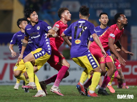 Văn Hậu và Tấn Trường cùng mắc lỗi dẫn đến bàn thua của Hà Nội FC - Ảnh 2. Văn Hậu và Tấn Trường cùng mắc lỗi dẫn đến bàn thua của Hà Nội FC - Ảnh 2.