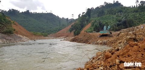 Bàn phương án nắn sông tìm người mất tích ở thủy điện Rào Trăng 3 - Ảnh 2. Bàn phương án nắn sông tìm người mất tích ở thủy điện Rào Trăng 3 - Ảnh 2.