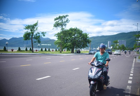 Nha Trang đang nắng đẹp trước bão số 10 đổ bộ, không được chủ quan - Ảnh 5. Nha Trang đang nắng đẹp trước bão số 10 đổ bộ, không được chủ quan - Ảnh 5.