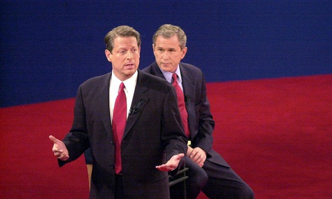 Ông Al Gore: Bầu cử năm nay hoàn toàn khác với năm 2000 - Ảnh 1. Ông Al Gore: Bầu cử năm nay hoàn toàn khác với năm 2000 - Ảnh 1.