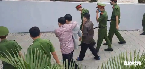 Bị teo cơ chân, Phúc XO được giảm 2 năm tù - Ảnh 2. Bị teo cơ chân, Phúc XO được giảm 2 năm tù - Ảnh 2.