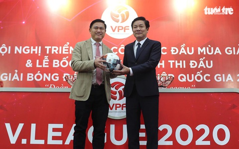 Trước thềm hai đại hội của bóng đá Việt Nam: VPF lặng hơn VFF - Ảnh 1. Trước thềm hai đại hội của bóng đá Việt Nam: VPF lặng hơn VFF - Ảnh 1.
