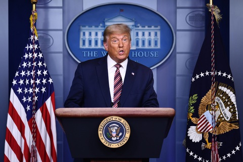 Nhà Trắng rất trống, u ám, còn ông Trump ‘đang buồn rầu và hi vọng’ - Ảnh 2. Nhà Trắng rất trống, u ám, còn ông Trump ‘đang buồn rầu và hi vọng’ - Ảnh 2.