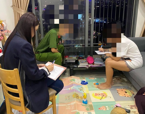 Hương Giang tạm dừng hoạt động: Giới hạn của thách thức dư luận - Ảnh 2. Hương Giang tạm dừng hoạt động: Giới hạn của thách thức dư luận - Ảnh 2.
