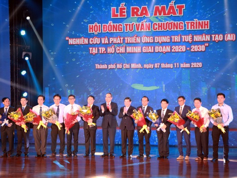 TP.HCM ra mắt Hội đồng tư vấn chương trình ứng dụng trí tuệ nhân tạo - Ảnh 1. TP.HCM ra mắt Hội đồng tư vấn chương trình ứng dụng trí tuệ nhân tạo - Ảnh 1.