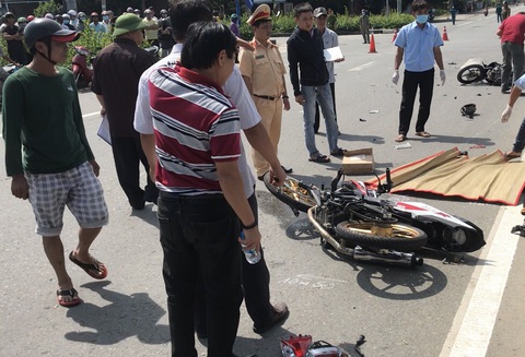 Vụ thiếu niên đi xe độ vượt đèn đỏ: tổng cộng 3 người tử vong - Ảnh 1. Vụ thiếu niên đi xe độ vượt đèn đỏ: tổng cộng 3 người tử vong - Ảnh 1.
