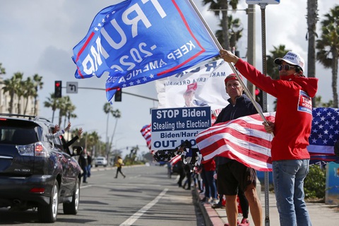 Ông Trump có 3 cách để thách thức chiến thắng của Joe Biden - Ảnh 1. Ông Trump có 3 cách để thách thức chiến thắng của Joe Biden - Ảnh 1.