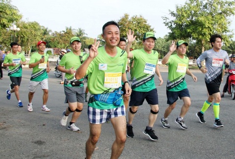 Hơn 7.000 vận động viên chạy marathon ‘chống biến đổi khí hậu’ - Ảnh 1. Hơn 7.000 vận động viên chạy marathon ‘chống biến đổi khí hậu’ - Ảnh 1.