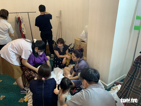 Hàng hiệu Nike, Levis, CK giảm giá rẻ đến... thấy thương - Ảnh 5. Hàng hiệu Nike, Levis, CK giảm giá rẻ đến... thấy thương - Ảnh 5.