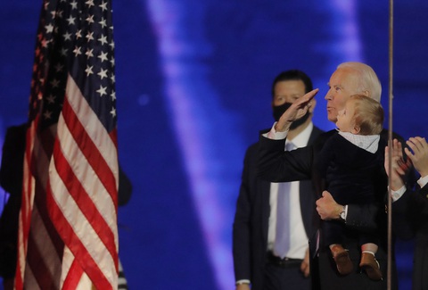 Cơ quan thẩm quyền chưa xác nhận ông Biden là người chiến thắng rõ ràng - Ảnh 1. Cơ quan thẩm quyền chưa xác nhận ông Biden là người chiến thắng rõ ràng - Ảnh 1.