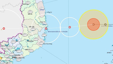 Bão cách Bình Định - Ninh Thuận 360km, gió giật cấp 10 - Ảnh 1. Bão cách Bình Định - Ninh Thuận 360km, gió giật cấp 10 - Ảnh 1.