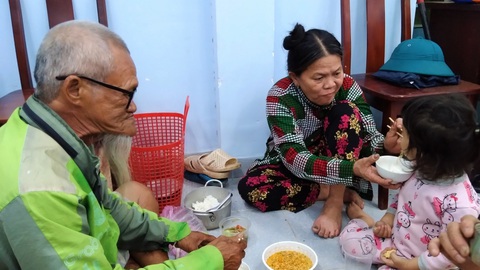 Khi nào mình mới hết trốn bão hả mẹ? - Ảnh 4. Khi nào mình mới hết trốn bão hả mẹ? - Ảnh 4.