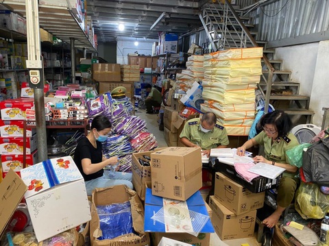 Theo dõi và tiếp nhận khiếu nại trực tuyến trong ngày mua sắm trực tuyến - Ảnh 1. Theo dõi và tiếp nhận khiếu nại trực tuyến trong ngày mua sắm trực tuyến - Ảnh 1.