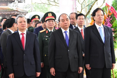 Dâng hoa, dâng hương kỷ niệm 100 năm ngày sinh cố Chủ tịch nước Lê Đức Anh - Ảnh 1. Dâng hoa, dâng hương kỷ niệm 100 năm ngày sinh cố Chủ tịch nước Lê Đức Anh - Ảnh 1.