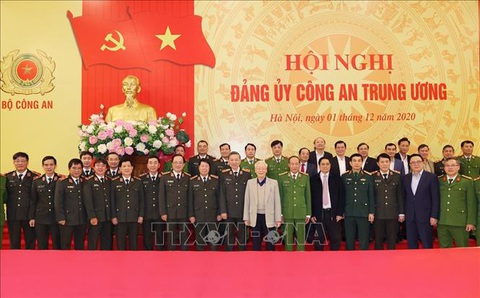 Tổng bí thư, Chủ tịch nước Nguyễn Phú Trọng: Xây dựng người công an trong sạch, lành mạnh - Ảnh 2. Tổng bí thư, Chủ tịch nước Nguyễn Phú Trọng: Xây dựng người công an trong sạch, lành mạnh - Ảnh 2.