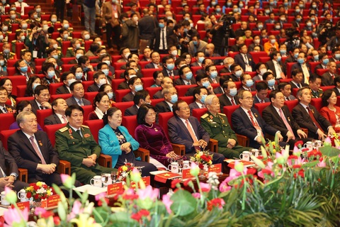 Thủ tướng Nguyễn Xuân Phúc: Không thử thách nào dân tộc ta không thể vượt qua - Ảnh 2. Thủ tướng Nguyễn Xuân Phúc: Không thử thách nào dân tộc ta không thể vượt qua - Ảnh 2.