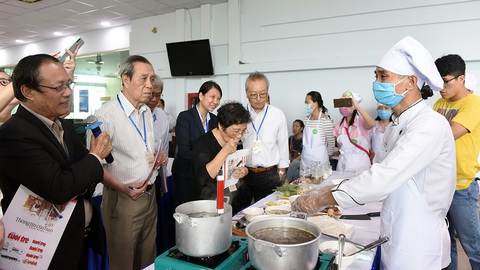 Những câu chuyện thú vị về phở tại gala Chuyện của phở - Ảnh 1. Những câu chuyện thú vị về phở tại gala Chuyện của phở - Ảnh 1.