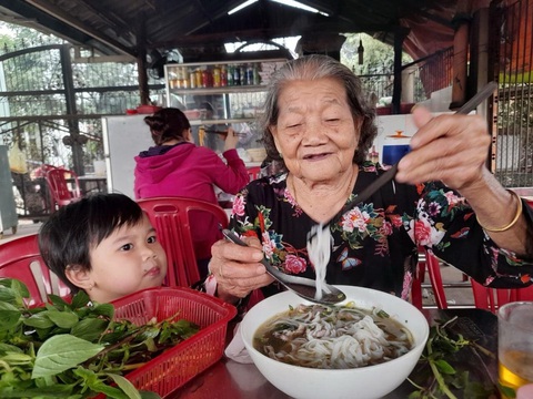 Công bố các bài viết đoạt giải viết và ảnh Phở trong tôi nhân Ngày của Phở - Ảnh 1. Công bố các bài viết đoạt giải viết và ảnh Phở trong tôi nhân Ngày của Phở - Ảnh 1.