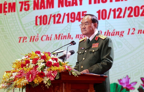 Lực lượng vũ trang Quân khu 7 nhận Huân chương Bảo vệ Tổ quốc hạng nhất - Ảnh 2. Lực lượng vũ trang Quân khu 7 nhận Huân chương Bảo vệ Tổ quốc hạng nhất - Ảnh 2.