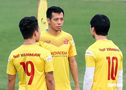 Tuyển Việt Nam thử đội hình: Công Phượng cạnh tranh hai ngôi sao Hà Nội FC - Ảnh 1. Tuyển Việt Nam thử đội hình: Công Phượng cạnh tranh hai ngôi sao Hà Nội FC - Ảnh 1.