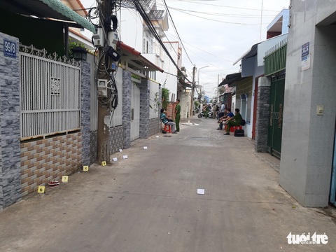 Truy bắt nhóm thanh niên nổ súng loạn xạ trong đêm, một người nguy kịch - Ảnh 1. Truy bắt nhóm thanh niên nổ súng loạn xạ trong đêm, một người nguy kịch - Ảnh 1.