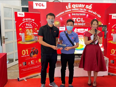 Quay số chương trình ‘tháng tri ân – quà bất tận’ từ TCL - Ảnh 1.
