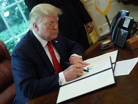 Chính quyền ông Trump lập kỷ lục về lệnh trừng phạt: 3.900 lệnh - Ảnh 1. Chính quyền ông Trump lập kỷ lục về lệnh trừng phạt: 3.900 lệnh - Ảnh 1.