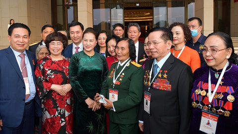 Đoàn đại biểu Đại hội Thi đua yêu nước vào lăng viếng Chủ tịch Hồ Chí Minh - Ảnh 1. Đoàn đại biểu Đại hội Thi đua yêu nước vào lăng viếng Chủ tịch Hồ Chí Minh - Ảnh 1.