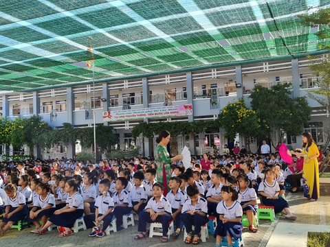 Bàn tay cô giáo - Ảnh 1. Bàn tay cô giáo - Ảnh 1.
