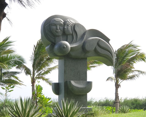 ‘Đạo’ tượng ở Tuy Hòa: Kỷ luật khiển trách họa sĩ Nguyễn Thành Vinh - Ảnh 1. ‘Đạo’ tượng ở Tuy Hòa: Kỷ luật khiển trách họa sĩ Nguyễn Thành Vinh - Ảnh 1.