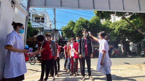 Trường nghề báo động đỏ vì COVID-19 - Ảnh 1. Trường nghề báo động đỏ vì COVID-19 - Ảnh 1.
