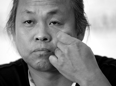 Đạo diễn Kim Ki Duk qua đời vì COVID-19 - Ảnh 3. Đạo diễn Kim Ki Duk qua đời vì COVID-19 - Ảnh 3.