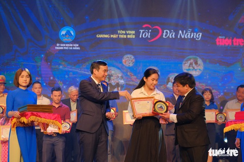 Tôi yêu Đà Nẵng: hành trình 4 năm tôn vinh người tử tế - Ảnh 8. Tôi yêu Đà Nẵng: hành trình 4 năm tôn vinh người tử tế - Ảnh 8.
