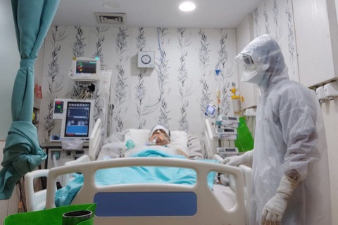Nam giới mắc COVID-19 có nguy cơ cần chăm sóc đặc biệt cao gấp 3 lần phụ nữ - Ảnh 1. Nam giới mắc COVID-19 có nguy cơ cần chăm sóc đặc biệt cao gấp 3 lần phụ nữ - Ảnh 1.