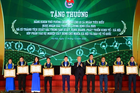 10 thanh niên nông thôn tiêu biểu nhận bằng khen của Thủ tướng - Ảnh 1. 10 thanh niên nông thôn tiêu biểu nhận bằng khen của Thủ tướng - Ảnh 1.