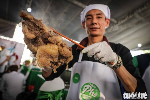 Hương phở thơm ngào ngạt ở cuộc thi ‘Đi tìm người nấu Phở ngon năm 2020’ - Ảnh 1. Hương phở thơm ngào ngạt ở cuộc thi ‘Đi tìm người nấu Phở ngon năm 2020’ - Ảnh 1.